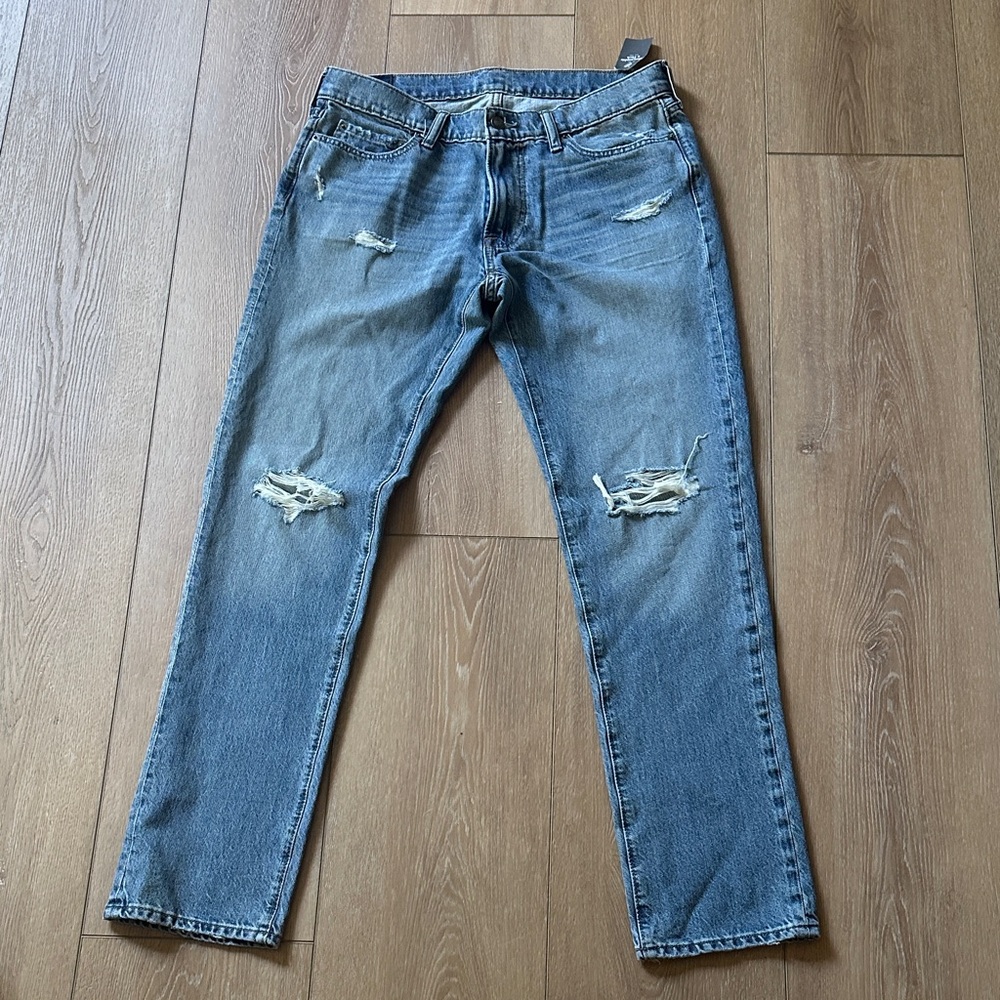 Abercrombie & Fitch Men's Light Blue Ripped Jeans, slim. 32x32,